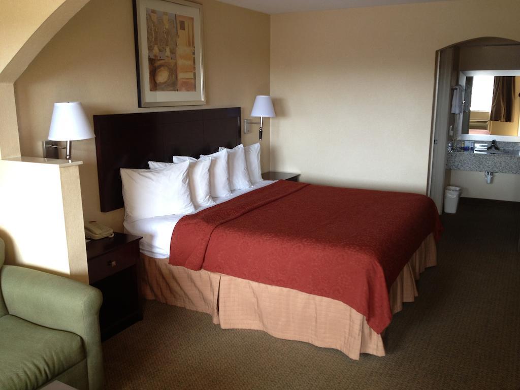 Quality Inn Carthage Oda fotoğraf